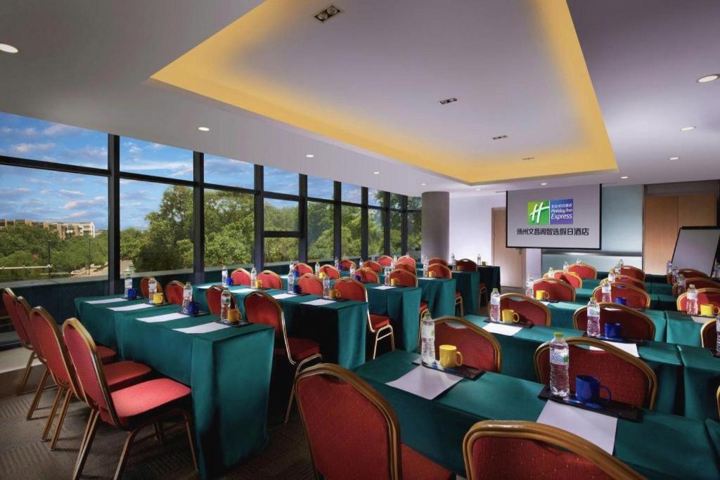Holiday Inn Express Yangzhou City Center By Ihg Bagian luar foto
